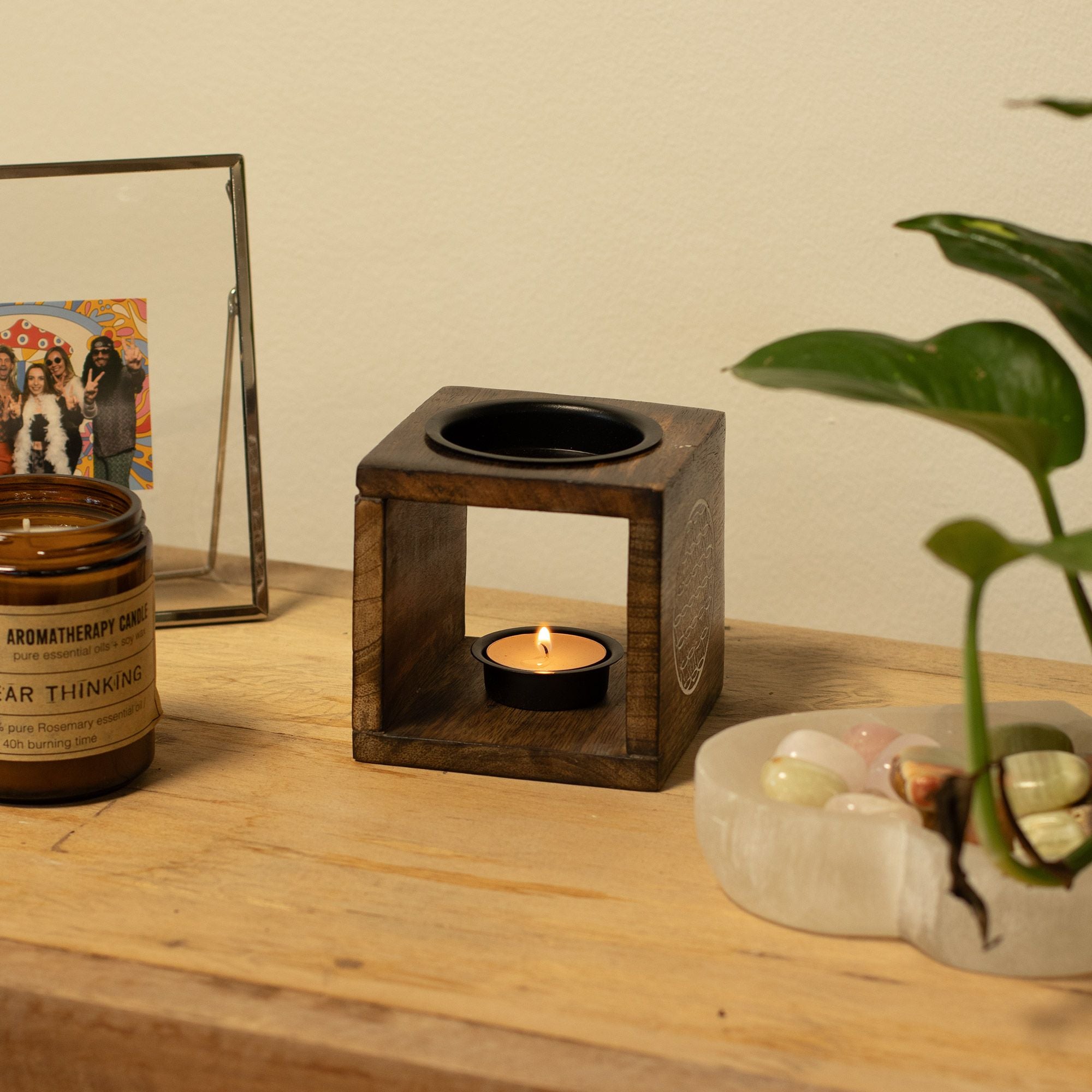 Square Mango Wood Oil Burner with Engraved Yin Yang – detail view 5