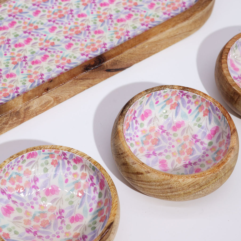 Handcrafted Mango Wood Tray with 3 Bowls – Floral Patterned Serving & Dip – detail view 3