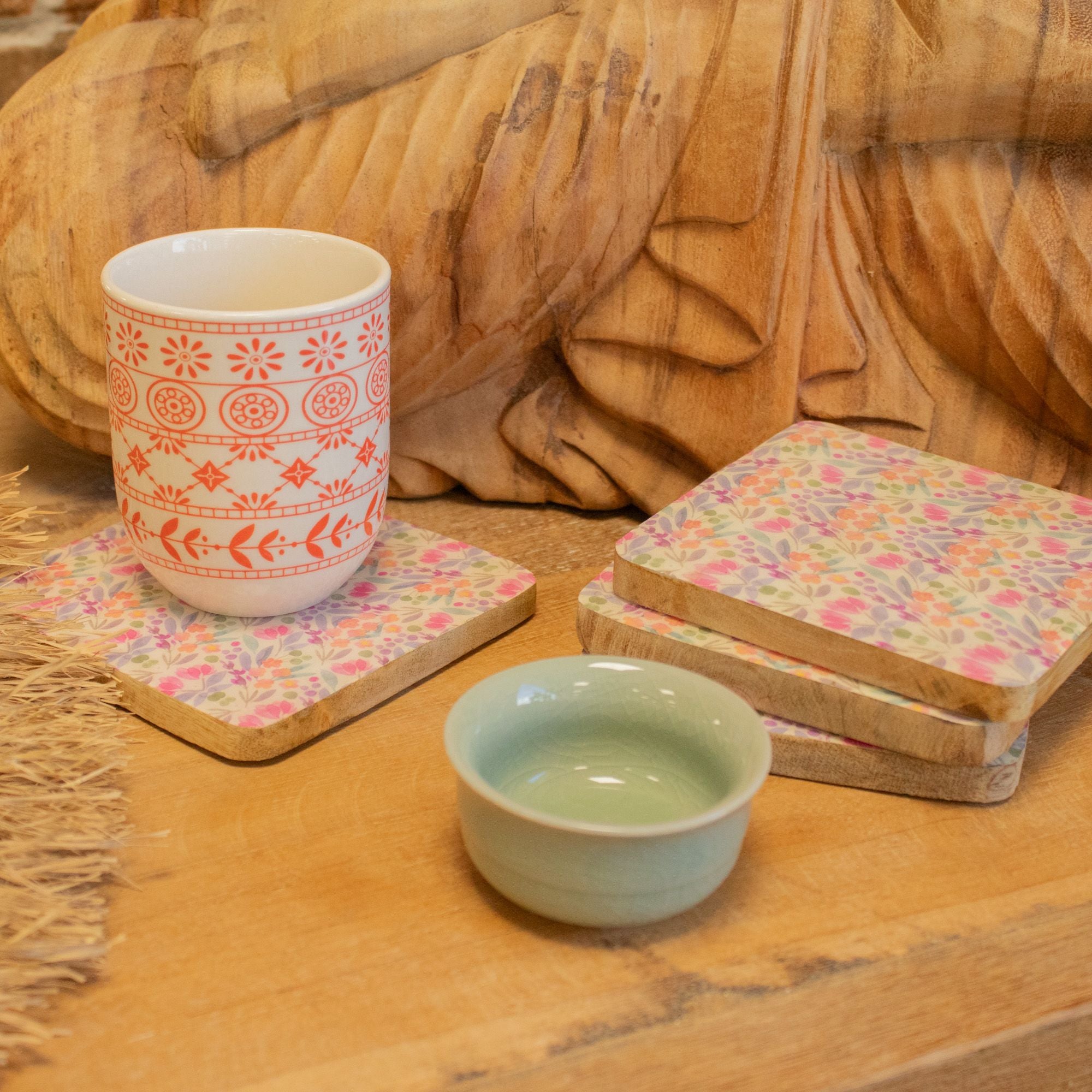 Set of 4 Square Coasters – Pretty Floral – detail view 2 of mango wood tableware