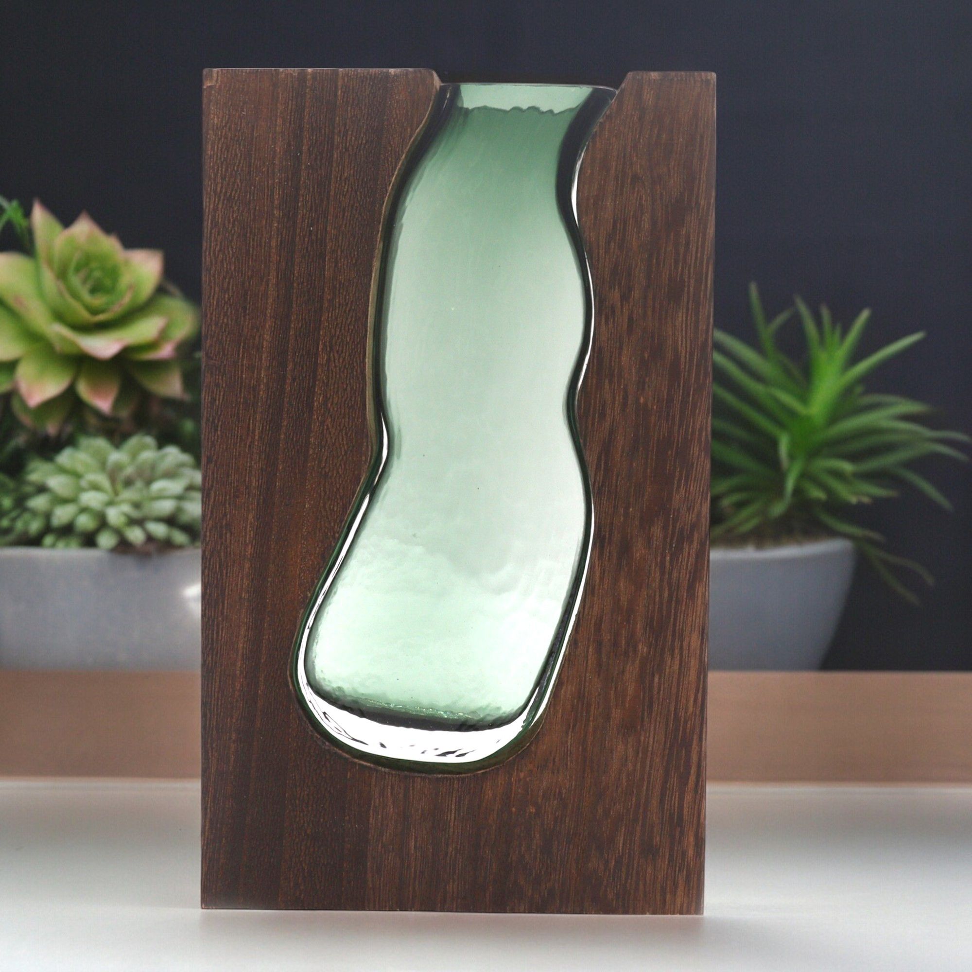Glass Vase/Terrarium inside Dark Tungwood – detail view 2 of glass terrarium