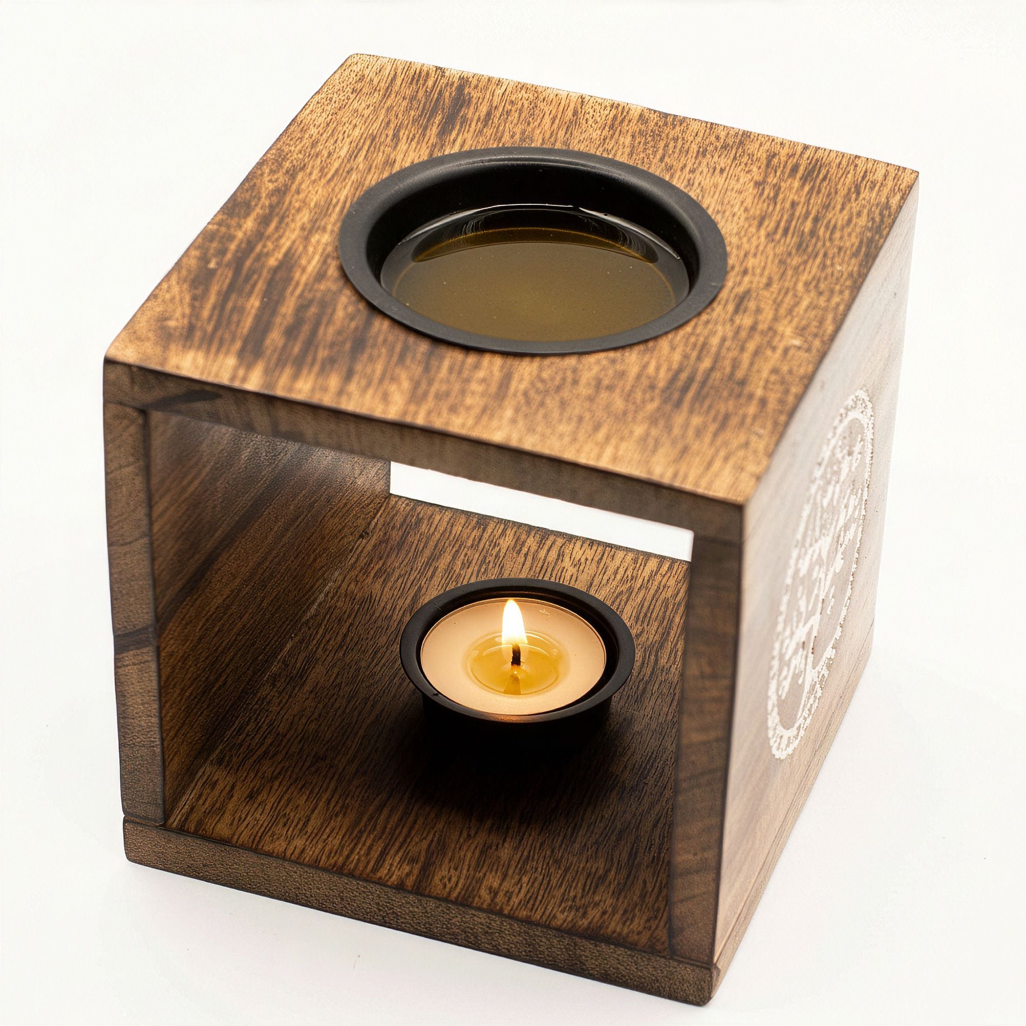 Large Square Mango Wood Oil Burner with Engraved Pentagon – detail view 2