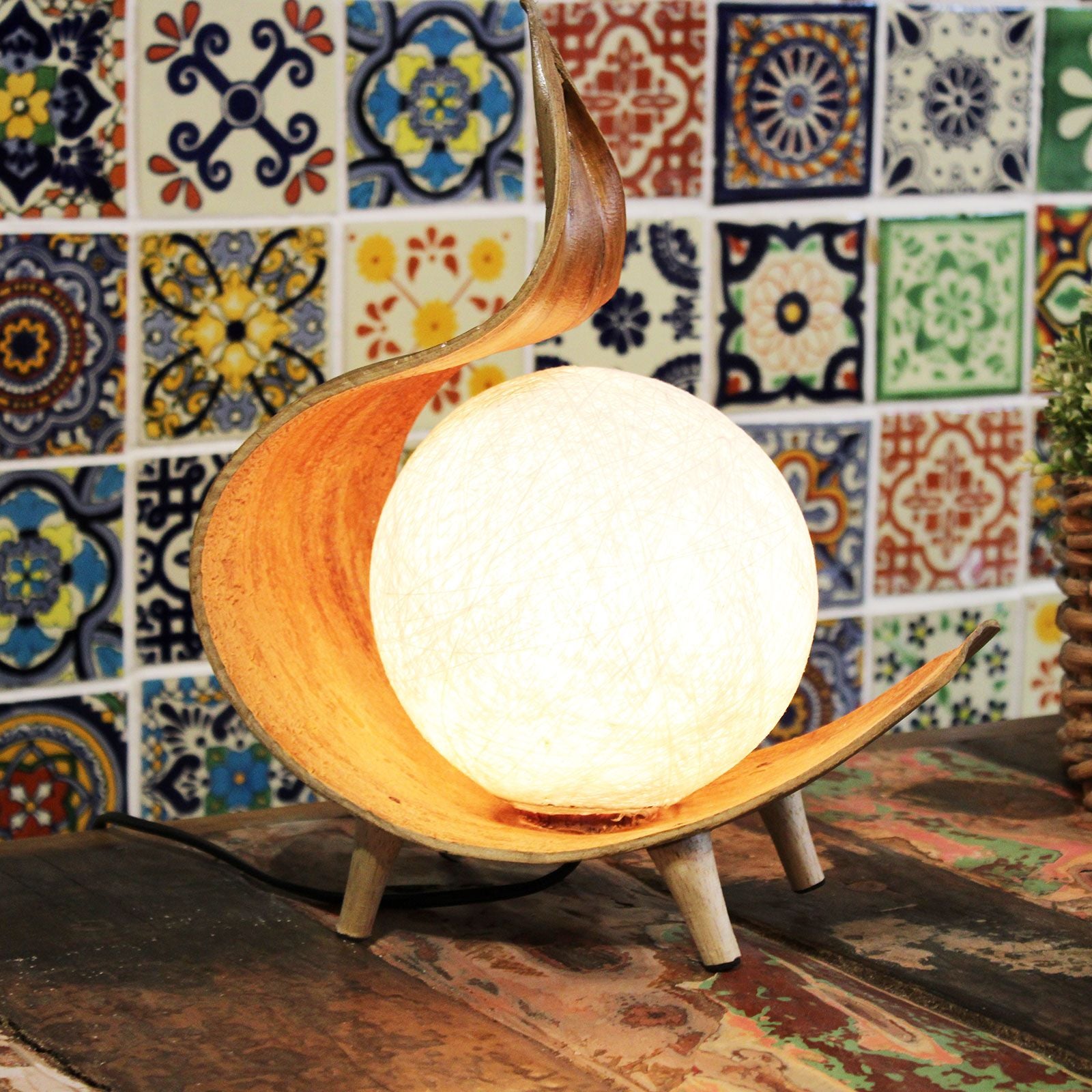Natural Coconut Lamp - Chocolate Twist – Boho Table Light – detail view 3