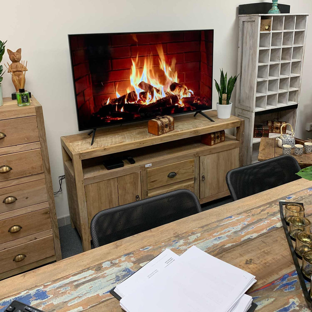 Large Reclaimed Wood TV Stand – Rustic Media Console & Entertainment Unit – detail view 2